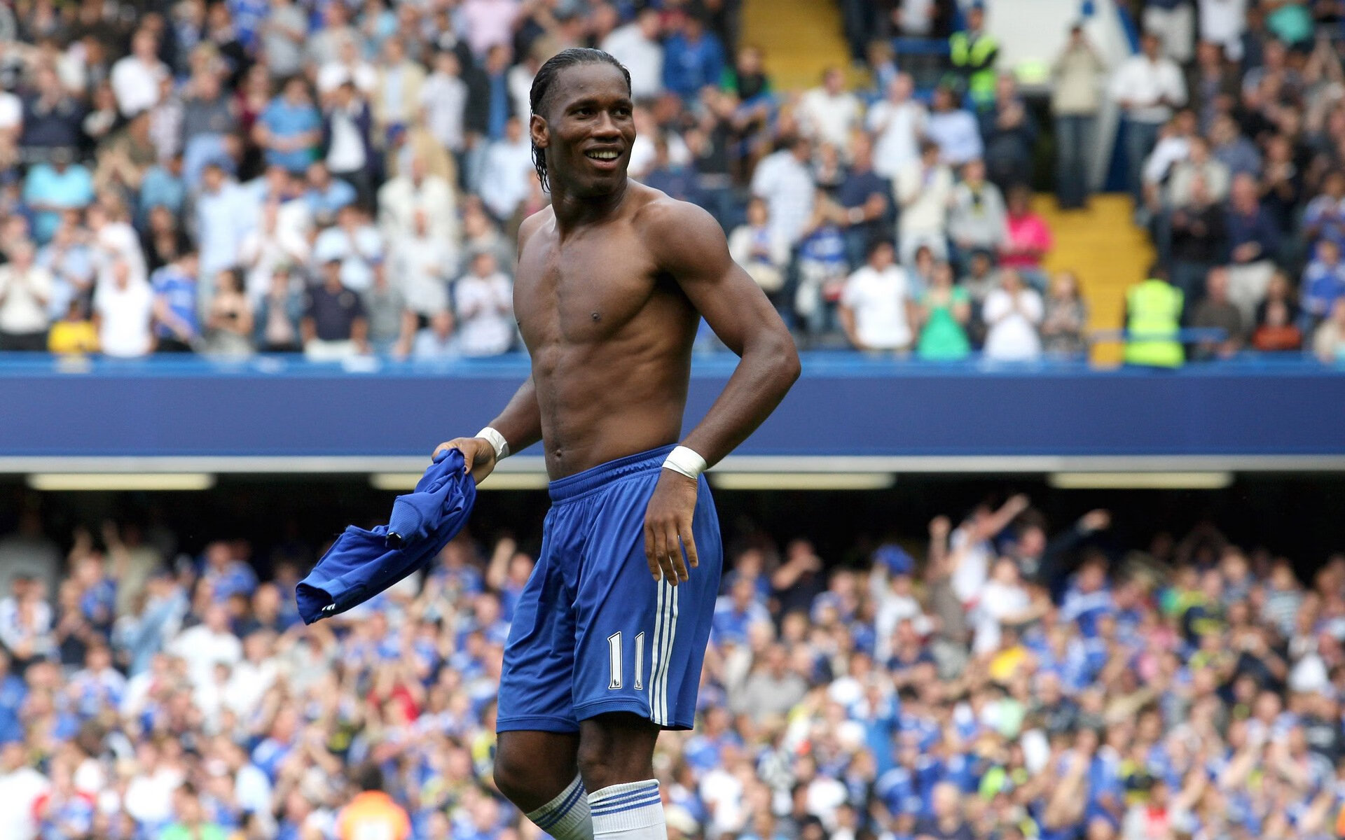 巴萨曼联开谈买断拉什福德!破门获全场起立鼓掌致敬,14场6球7助