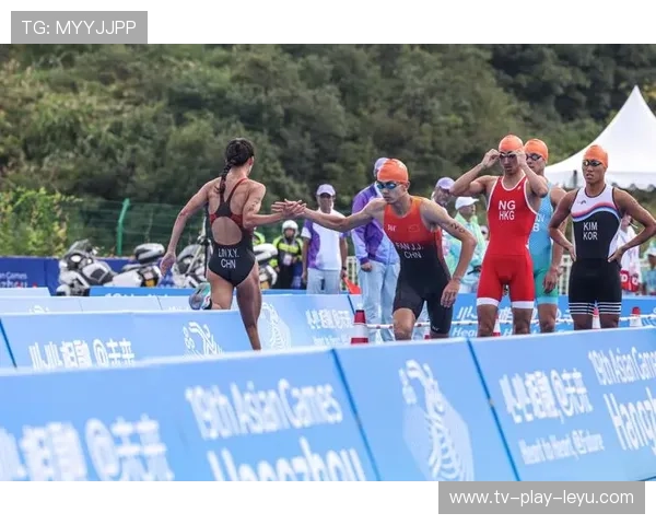 铁人三项赛事选手咬牙冲线,镜头记录最真实坚持 铁人三项赛事选手咬牙冲线,镜头记录最真实坚持