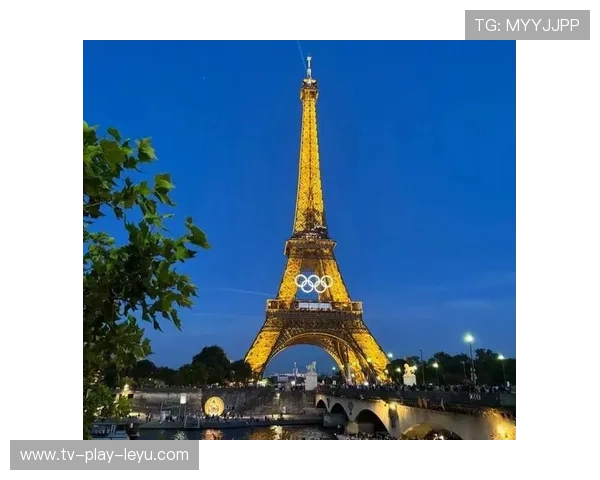 巴黎用塞纳河与街头打造双重开幕体验，巴黎塞纳河沿岸建筑图片介绍