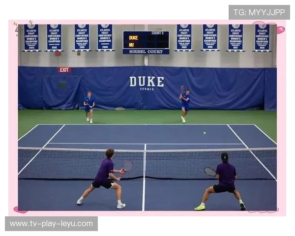 职业网球运动员针对特定发球类型的移动反应预判训练（305 ）